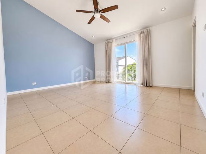 Alquiler de casa | Santa Ana | Línea blanca | 3 hab | Jardín | Terraza | $1550