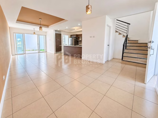 Alquiler de casa | Santa Ana | Línea blanca | 3 hab | Jardín | Terraza | $1550