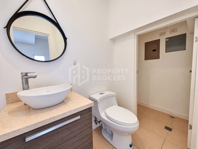 Alquiler de casa | Santa Ana | Línea blanca | 3 hab | Jardín | Terraza | $1550
