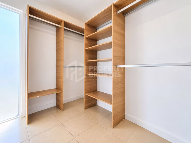 Alquiler de casa | Santa Ana | Línea blanca | 3 hab | Jardín | Terraza | $1550