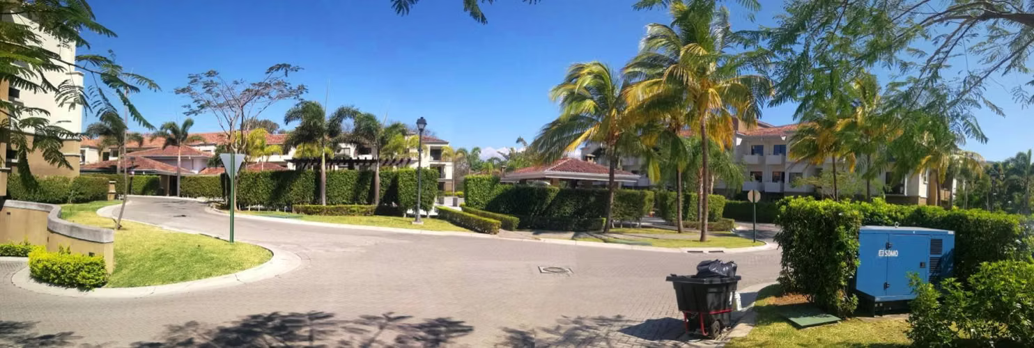 Montesol, amueblado, muy lindo y fino, 1 hab, 1 baño, 2 parqueos, A/C, piso 3, balcon-vista.  - Imagen 12