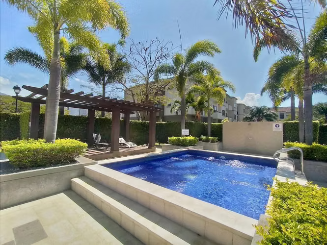 Montesol, amueblado, muy lindo y fino, 1 hab, 1 baño, 2 parqueos, A/C, piso 3, balcon-vista.  - Imagen 5