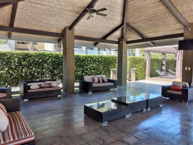 Montesol, amueblado, muy lindo y fino, 1 hab, 1 baño, 2 parqueos, A/C, piso 3, balcon-vista.  - Imagen 6