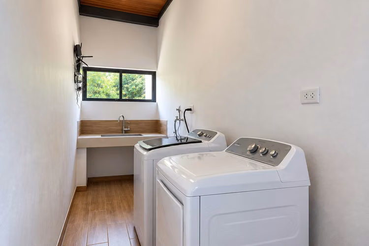 RENTA VACACIONAL | PROPIEDAD AMUEBLADA CON PISCINA Y CASA DE HUÉSPEDES. TAMARINDO, GUANACASTE - Imagen 10