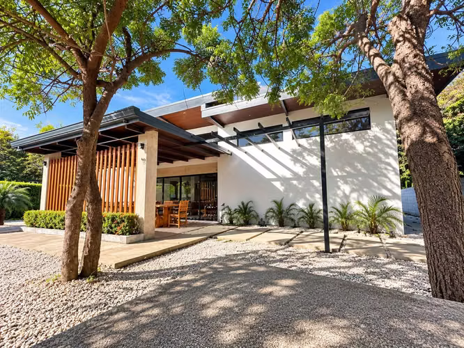 RENTA VACACIONAL | PROPIEDAD AMUEBLADA CON PISCINA Y CASA DE HUÉSPEDES. TAMARINDO, GUANACASTE - Imagen 7
