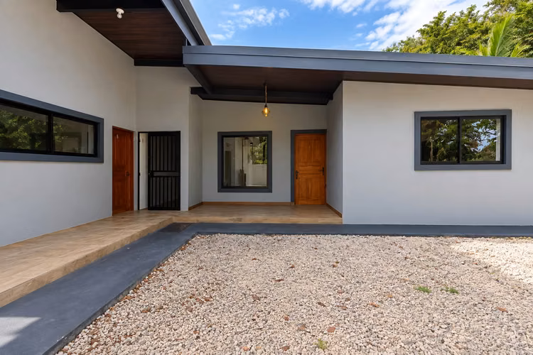 RENTA VACACIONAL | PROPIEDAD AMUEBLADA CON PISCINA Y CASA DE HUÉSPEDES. TAMARINDO, GUANACASTE - Imagen 13