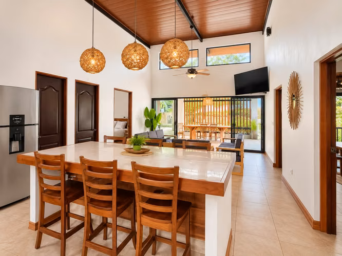 RENTA VACACIONAL | PROPIEDAD AMUEBLADA CON PISCINA Y CASA DE HUÉSPEDES. TAMARINDO, GUANACASTE - Imagen 2