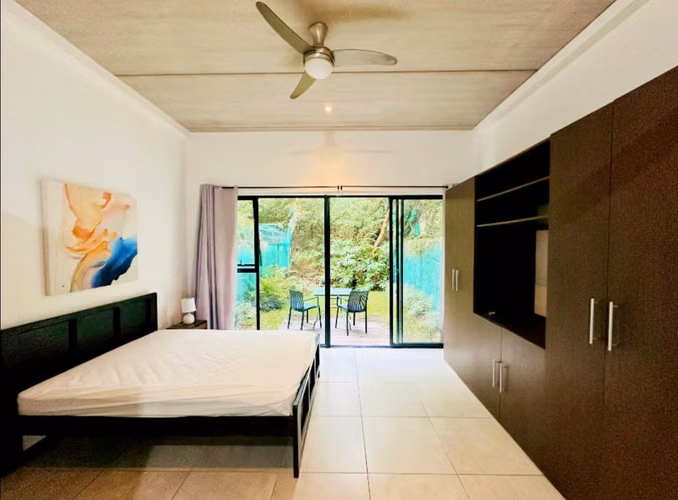  ALQUILO APT TIPO LOFT AMUEBLADO CON JARDÍN PRIVADO 