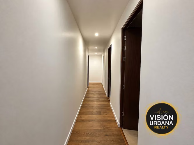 Apartamento de 3 Habitaciones en Distrito 4