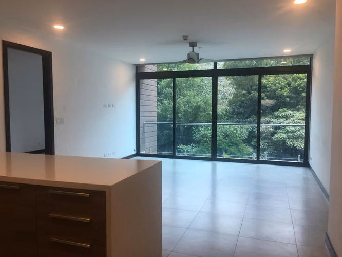 203 Guachipelin, hermoso-lujo-amplio 101 m2, L. Blanca, 2 hab amplias, 2.5 baños, amenidades.
