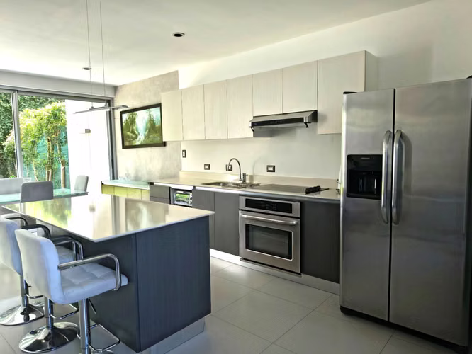 Lindora | Casa amoblada 2 habitaciones con jardín | $2.800 - Imagen 3