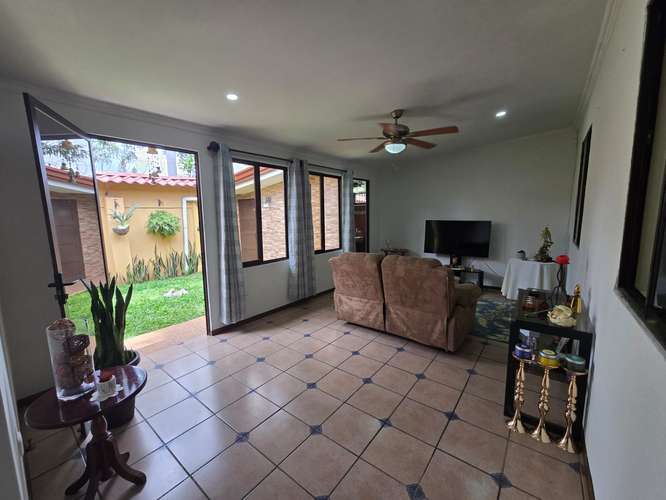 VENTA DE CASA, UNA PLANTA CON ZONA VERDE, PEQUEÑO CONDOMINIO, ALAJUELA - Imagen 8
