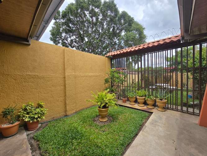 VENTA DE CASA, UNA PLANTA CON ZONA VERDE, PEQUEÑO CONDOMINIO, ALAJUELA - Imagen 2