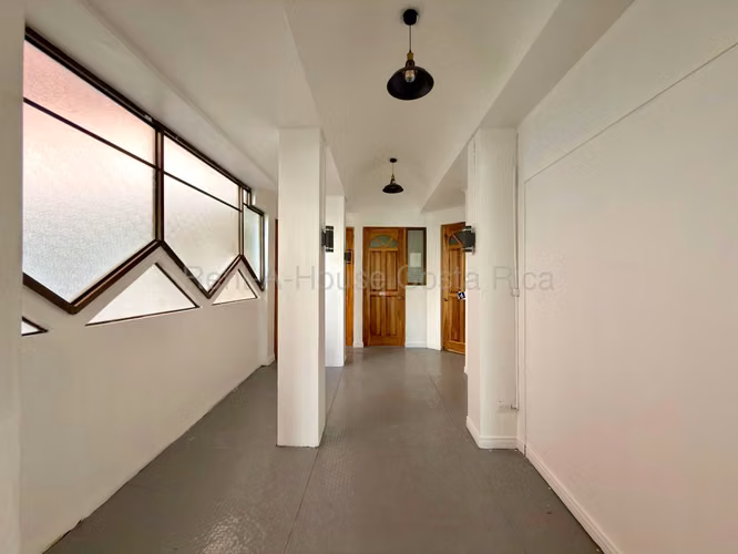 Local comercial en alquiler en Escazú cerca del Multiplaza | 480 m² y alta visibilidad - Imagen 14