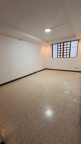 Casa en alquiler en Zapote, Yoses Sur-1 nivel independiente- para oficinas(uso comercial )