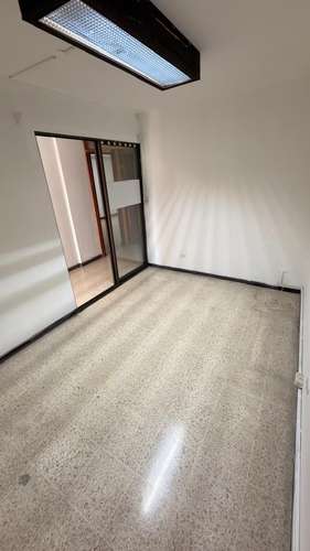 Casa en alquiler en Zapote, Yoses Sur-1 nivel independiente- para oficinas(uso comercial )