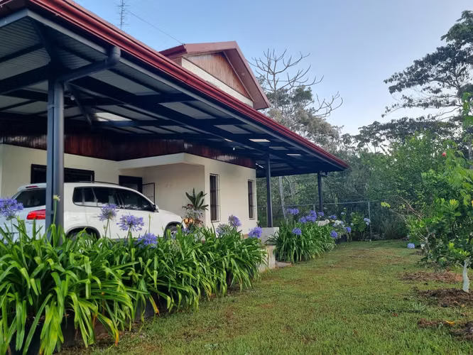 Alquiler casa amplia en Zona de Los Santos. Santa Marta, San Lorenzo de Tarrazú.