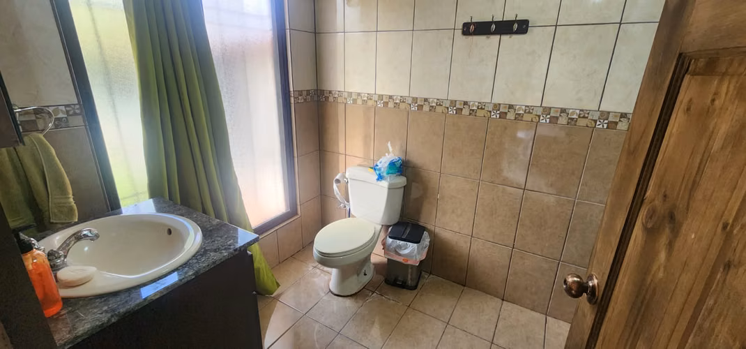 EXCLUSIVA QUINTA CON JARDÍN TROPICAL Y QUEBRADA - FINANCIAMIENTO DIRECTO DISPONIBLE! - Imagen 10