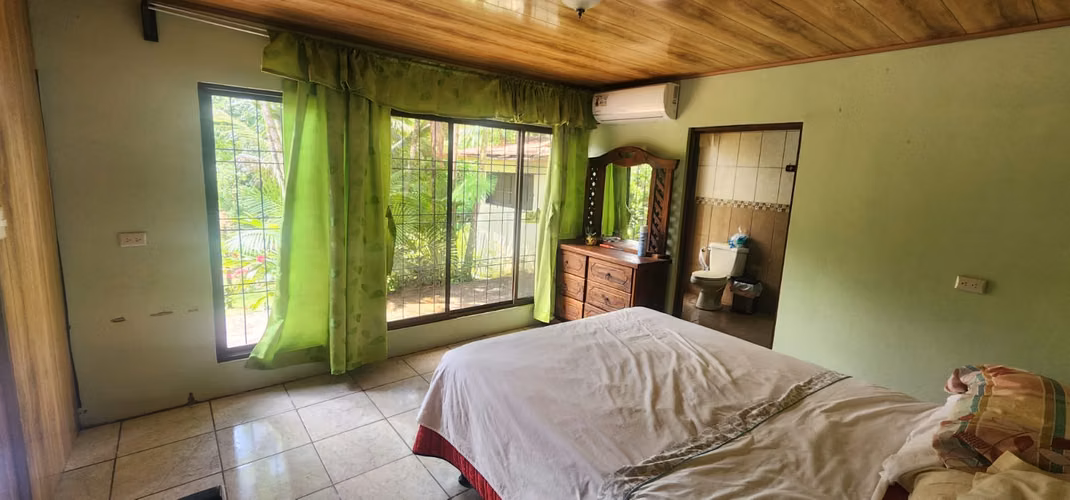 EXCLUSIVA QUINTA CON JARDÍN TROPICAL Y QUEBRADA - FINANCIAMIENTO DIRECTO DISPONIBLE! - Imagen 12