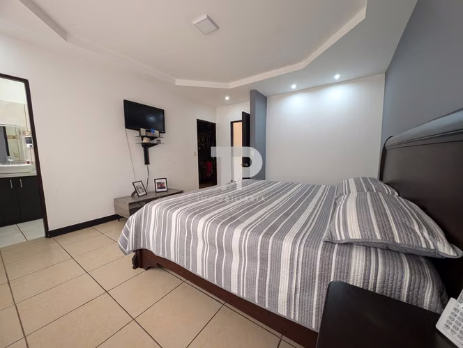 SE VENDE CASA SAN PABLO HEREDIA ESPACIOSA CON BELLOS ACABADOS SCG7 - Imagen 11