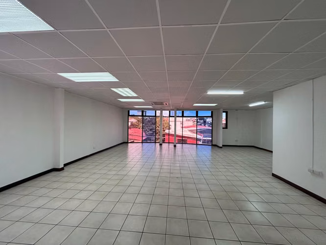 Alquiler de Oficina detrás de Paseo Colón