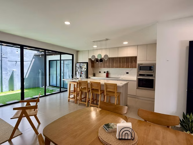 Casa moderna en Pozos | 3 habitaciones + jardín | $320.000