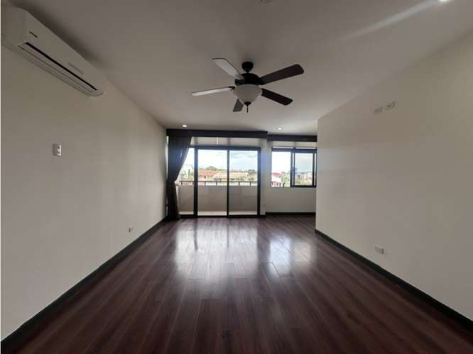 Gran Apartamento en Venta en Condominio, Santa Ana Centro - Imagen 11