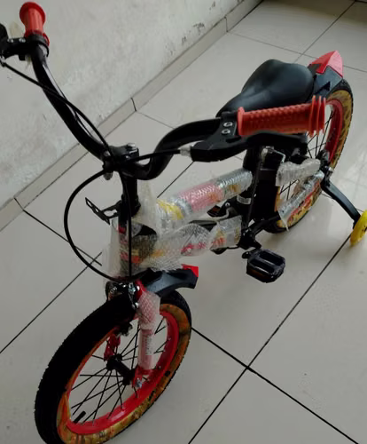 Bicicleta montañe # 16 acero o aleación ligera, pintado en color negro con detalles decorativos.# TL   - Imagen 4
