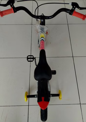 Bicicleta montañe # 16 acero o aleación ligera, pintado en color negro con detalles decorativos.# TL   - Imagen 3