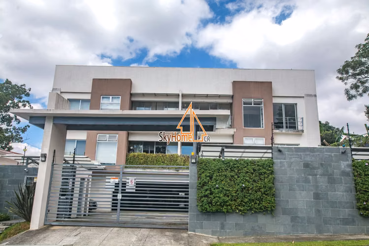 124389 / Apartamento en venta / Pinares de Curridabat / 2 habitaciones / 2 parqueos / Balcones