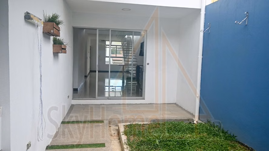 1250 / Casa / Venta / Lomas de Montes de Oca / 3 habitaciones / Mezzanine - Imagen 12