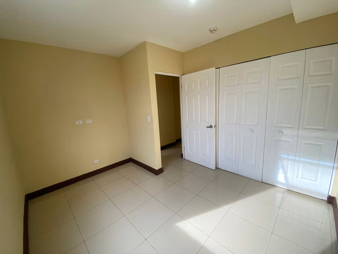 Apartamento de 3 habitaciones en Terrazas de Ayarco, Curridabat