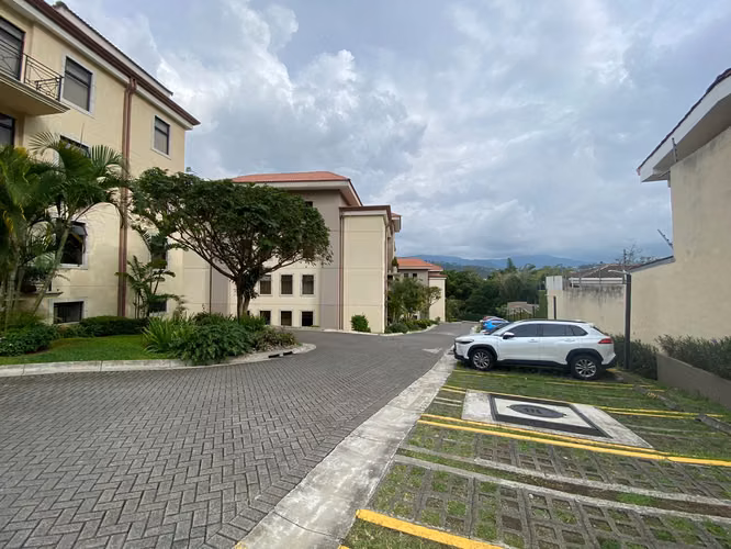 Apartamento de 3 habitaciones en Terrazas de Ayarco, Curridabat