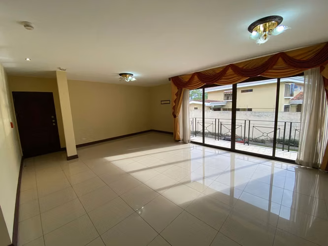 Apartamento de 3 habitaciones en Terrazas de Ayarco, Curridabat