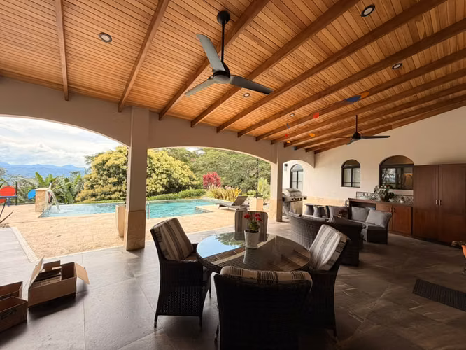 124587 / Casa en venta / Atenas / Vistas a las montañas y al valle / 3 habitaciones / Amplio terreno** - Imagen 11