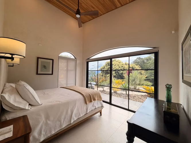 124587 / Casa en venta / Atenas / Vistas a las montañas y al valle / 3 habitaciones / Amplio terreno** - Imagen 13