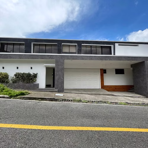 Casa + Aparta-estudio en Escazú | Alquilada en $3,500 | Lote 459m² - Imagen 12
