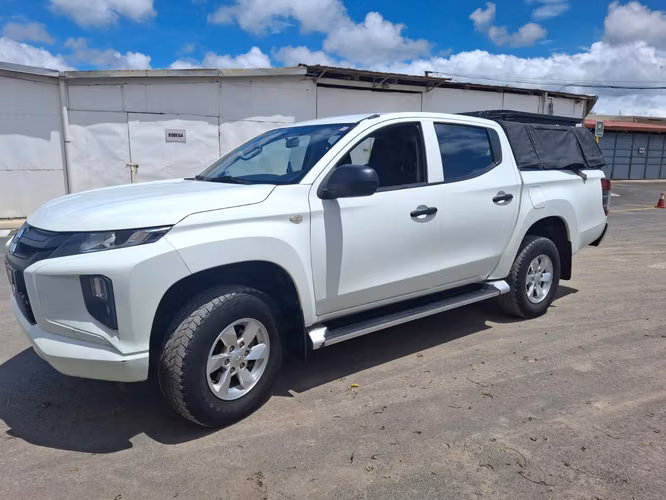 Mitsubishi L200 2022