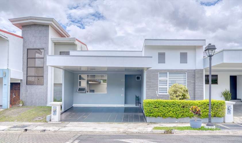 Se Vende Casa de una Planta en Curridabat Condominio Cedros del Este Ayarco Sur 3 Habitaciones NOJ1267OR - Imagen 2
