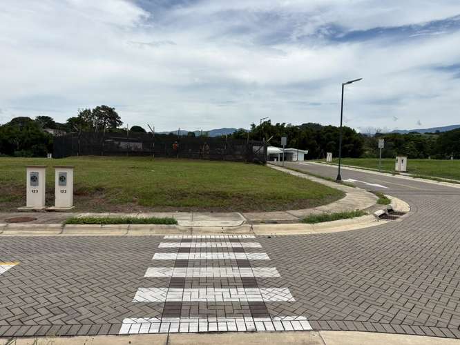 Lote esquinero Condominio Dulúa en Grecia - Imagen 7