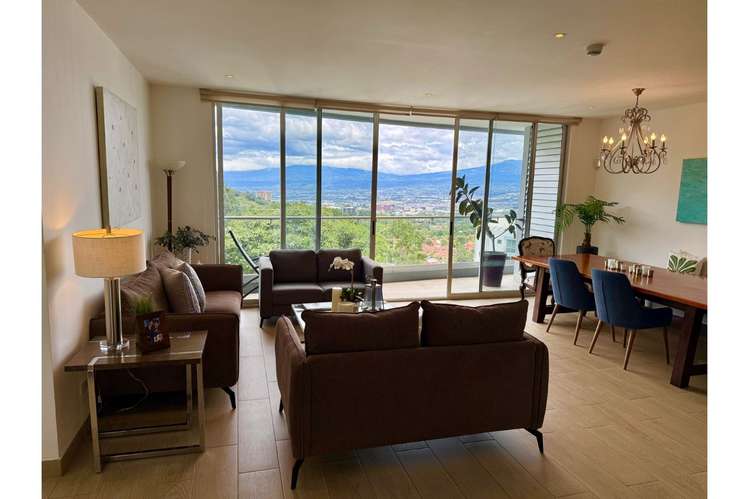Penthouse de 223 m² con hermosas e impresionantes vistas a las montañas en Bosques de Escazú