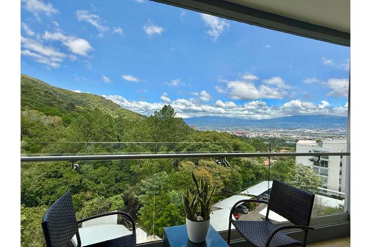 Penthouse de 223 m² con hermosas e impresionantes vistas a las montañas en Bosques de Escazú