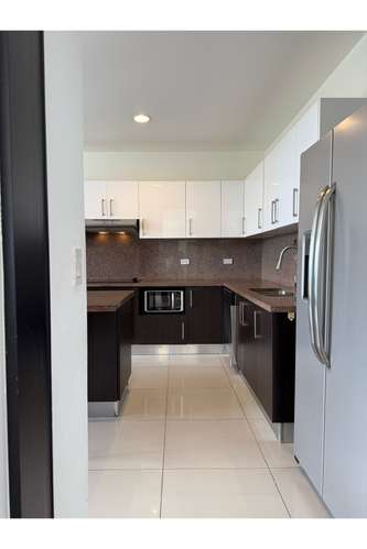 Penthouse de 223 m² con hermosas e impresionantes vistas a las montañas en Bosques de Escazú