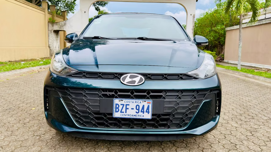 Hyundai Grand i10 2024 Automatico VERSION NACIONAL UN SOLO DUEÑ0 IMPECABLE!! - Imagen 5