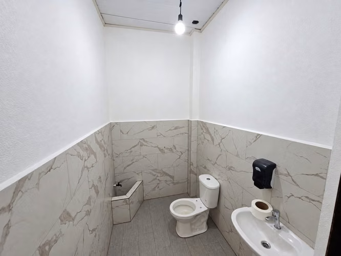 LOCAL COMERCIAL ESQUINERO EN ALQUILER  53 m² – SAN JOSÉ CENTRO - Imagen 9