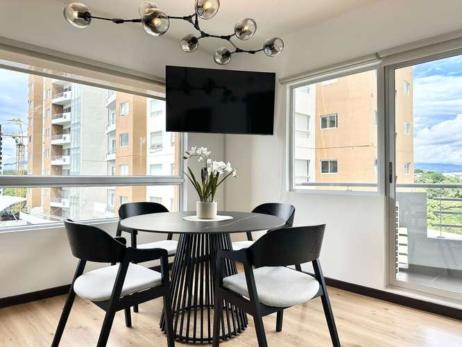 SE ALQUILA EXCLUSIVO APARTAMENTO EN LA SABANA, COMPLETAMENTE AMOBLADO