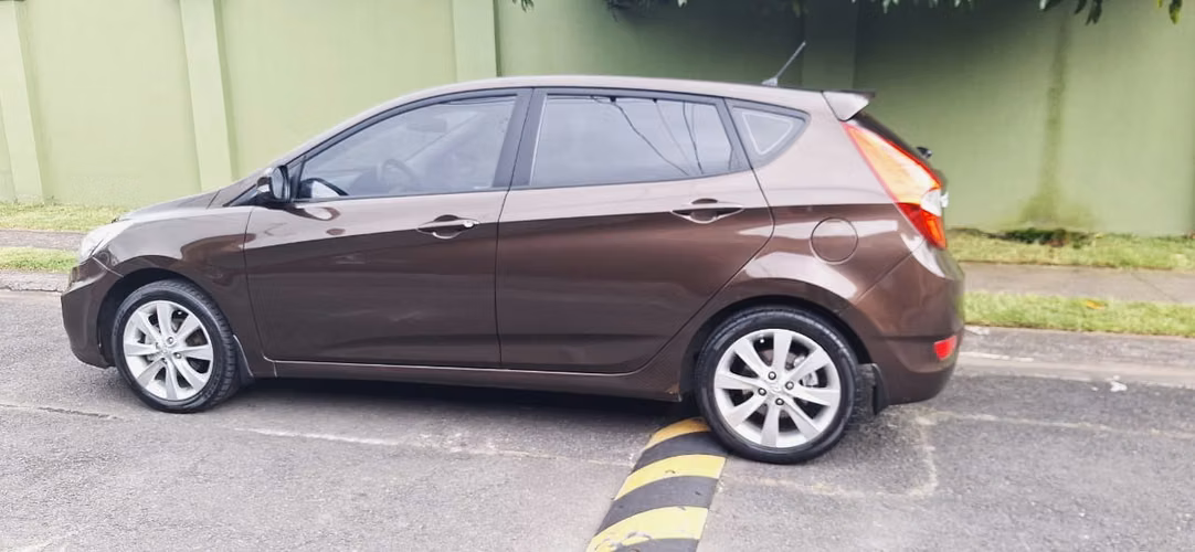 HYUNDAI ACCENT BLUE 2016 – IMPECABLE  - Imagen 2