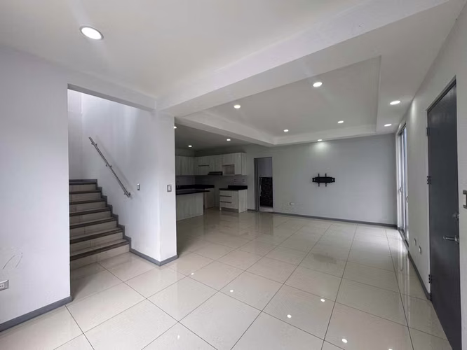 Venta de casa Condominio Exclusivo de Solo 6 Unidades - Imagen 4