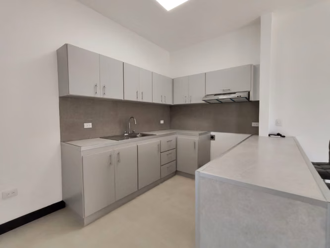 ALQUILER DE APARTAMENTO EN POZOS DE SANTA ANA INCLUYE SERVICIOS