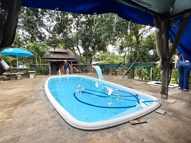 Casa de 2 cuartos con piscina, rancho y amplio terreno - A pocos minutos de la playa - Labrador, San Mateo, Alajuela
